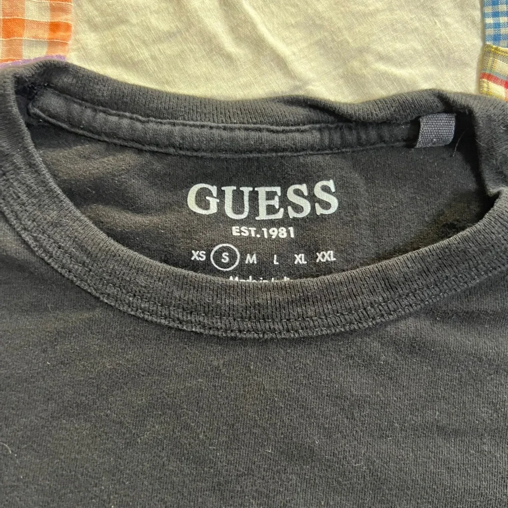 Guess Mens Graphic‎ T-Shirt Black Orange Graffiti Streetwear M2BI69KBDK0 Size S - Picture 3 of 5